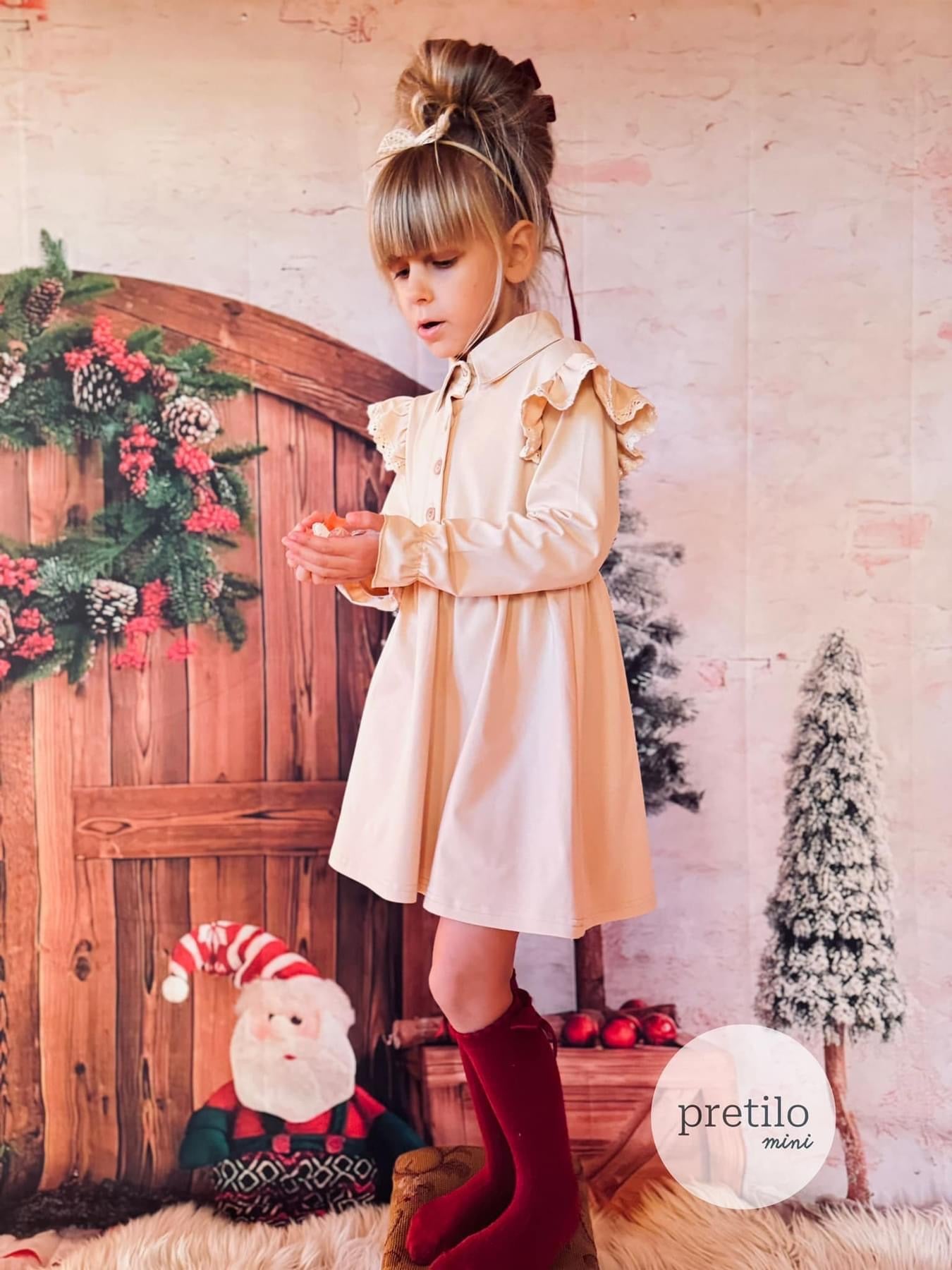 Jurkje ’Magdalena’ Beige Met Ruches en Kraag