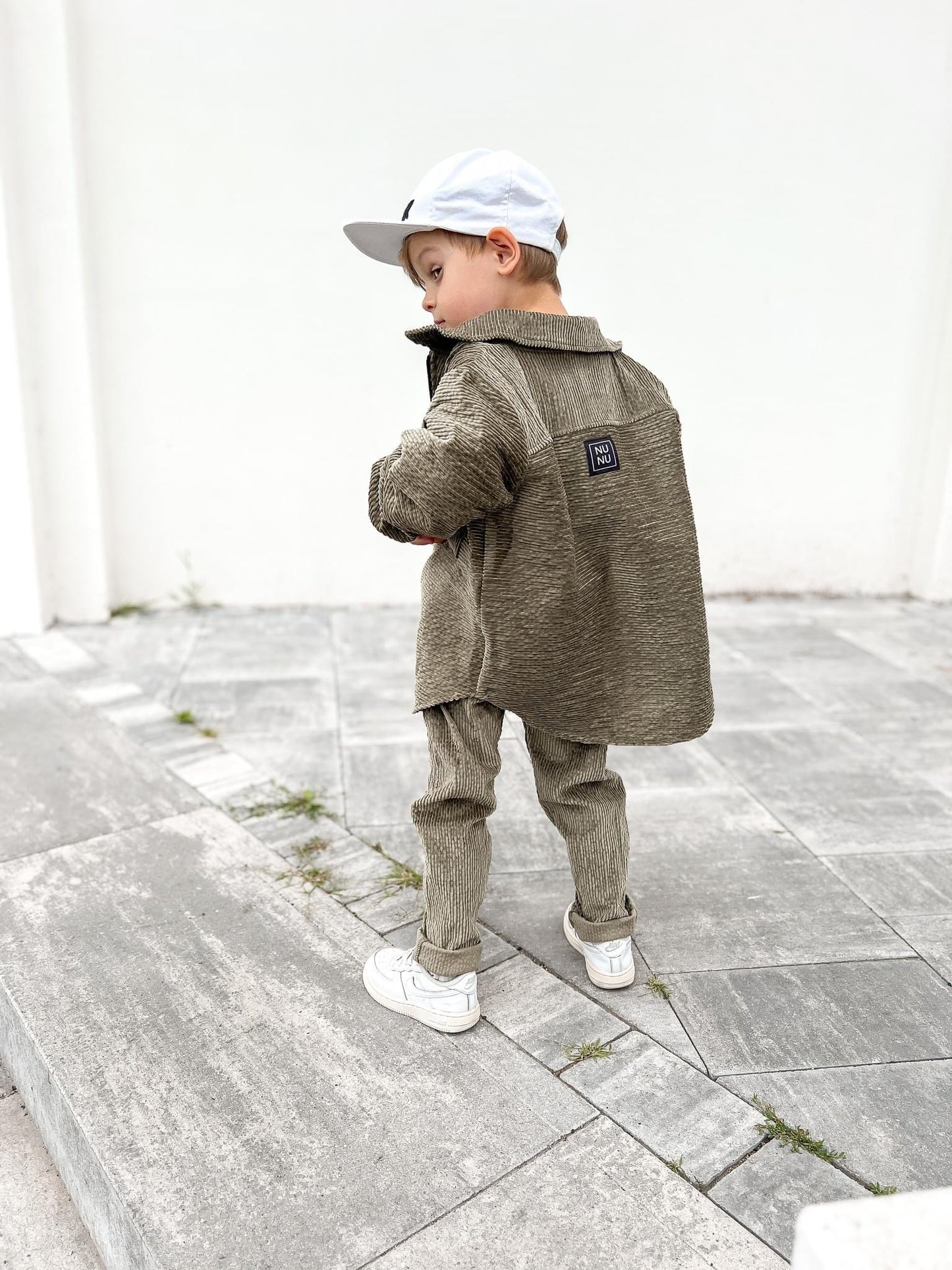 Jongens Setje ‘Tristan KG’ Khaki-Groen Corduroy Overshirt Met Rits en Broek Khaki-Groen