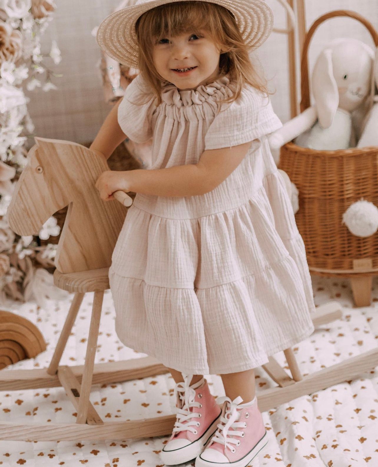 Meisjes Jurkje 'Mila' Mousseline Licht-Beige – Op Het Hangertje