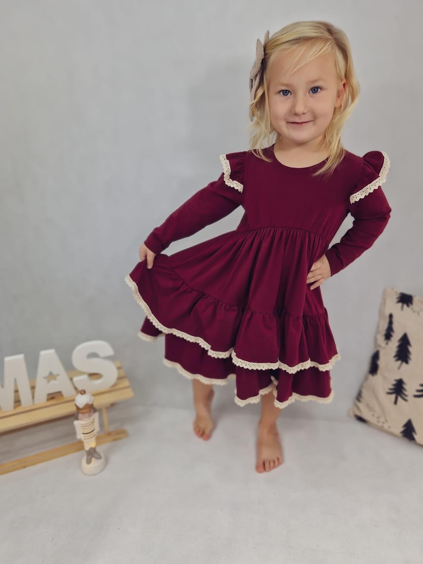 Meisjes Jurkje ‘Mandy’ Met Ruches Met Decoratief Kanten Lint Bordeaux Rood