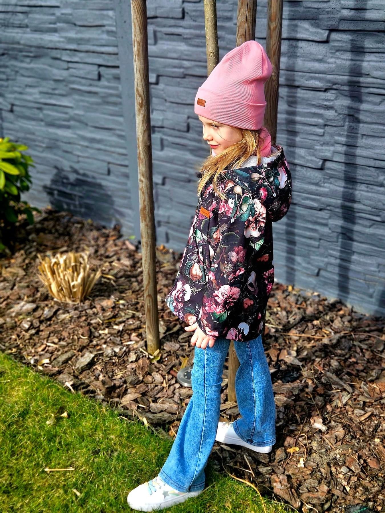 Meisjes Softshell Jas ‘Aivy’ met Rits en Capuchon en Zakken Warme Tint Bloemen Motief