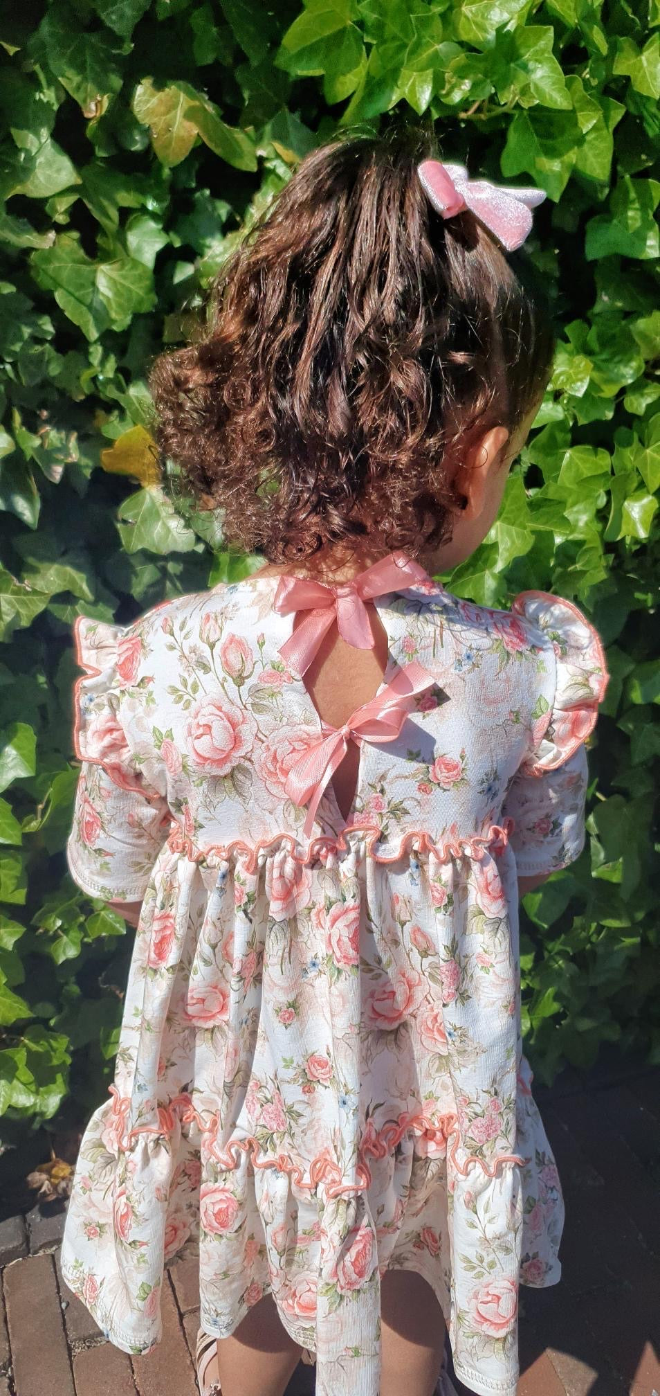 Jurkje 'Aurelia Ecru' met Bloemenmotief met Ruches en Strikjes