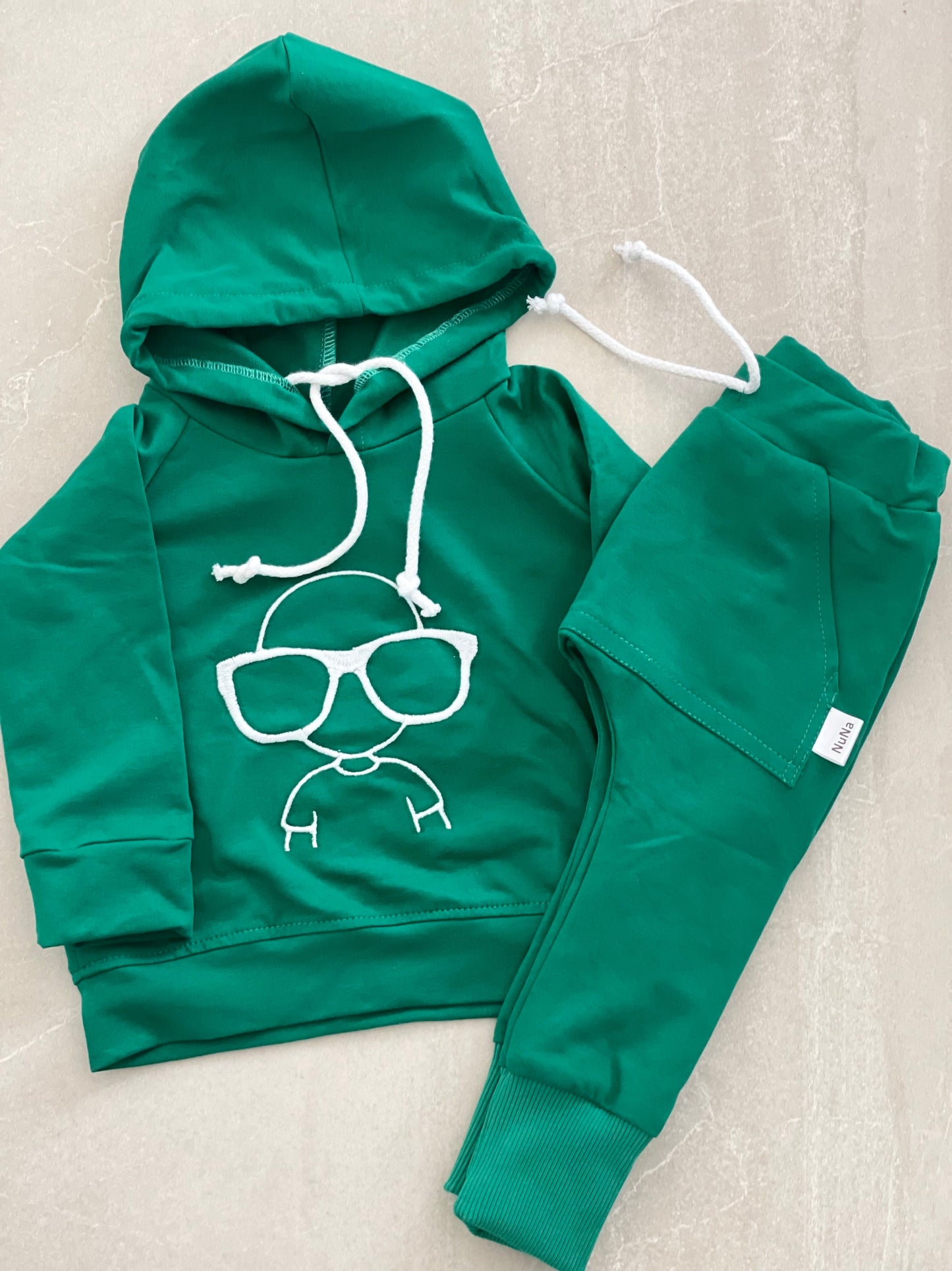 Jongens Setje 'Techno' Hoodie Groen Geborduurde afbeelding Wit met Baggy pants Dubbele Zak Groen
