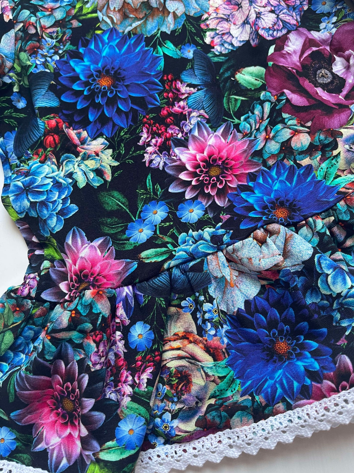 Jurkje 'Herfstbloemen' met borduursel Zwart / Marineblauw met Bloemenmotief