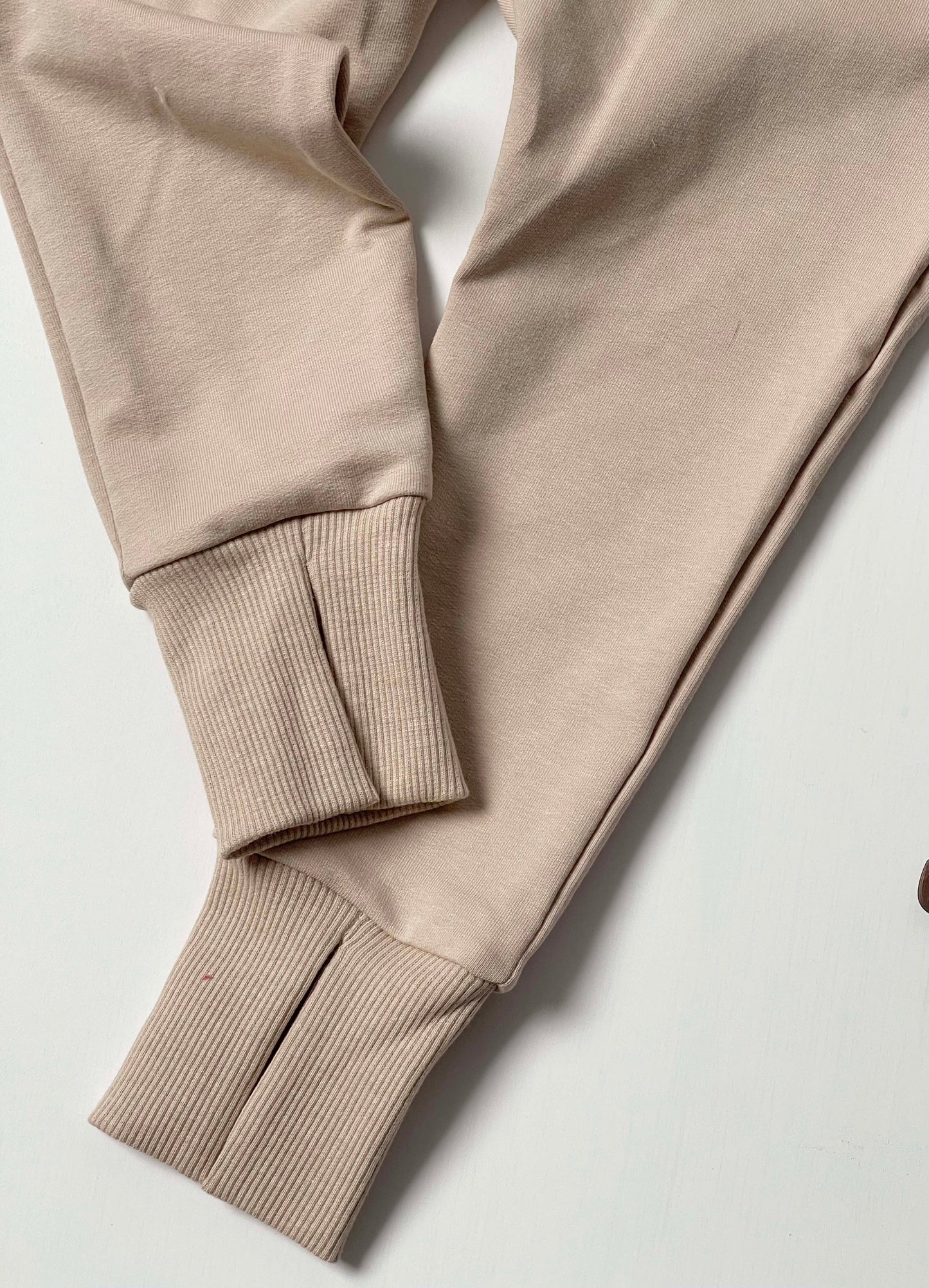 Meisjes Broek 'Split' Met Zakken en Split aan Voorkant-Onderzijde Broekspijp Beige