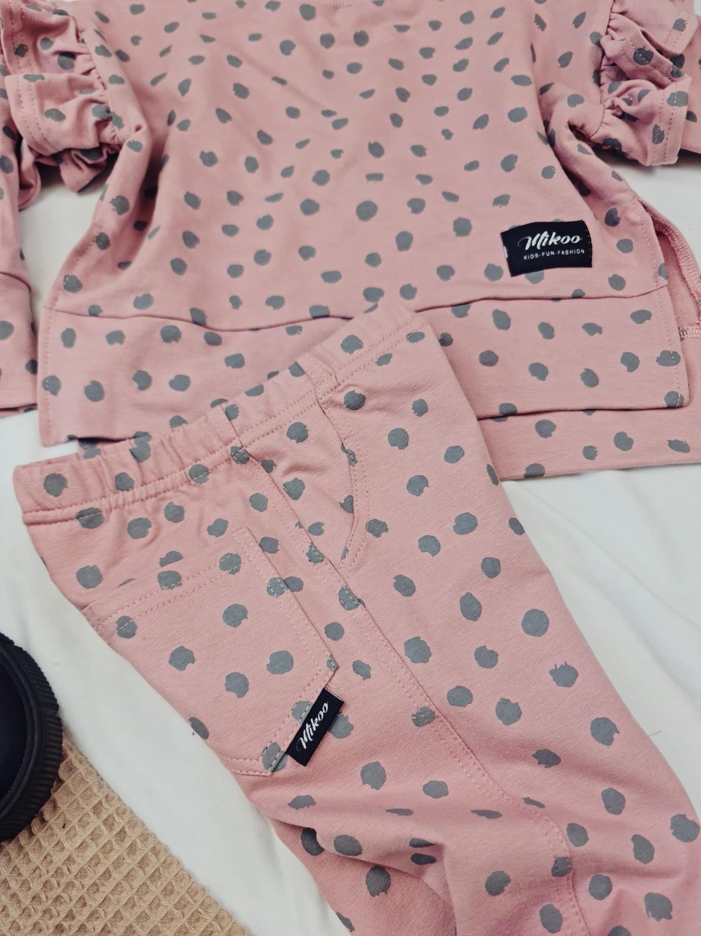 Meisjes Setje 'Stips' Sweatshirt met Ruches en Legging Roze Zilvergrijze Stippen