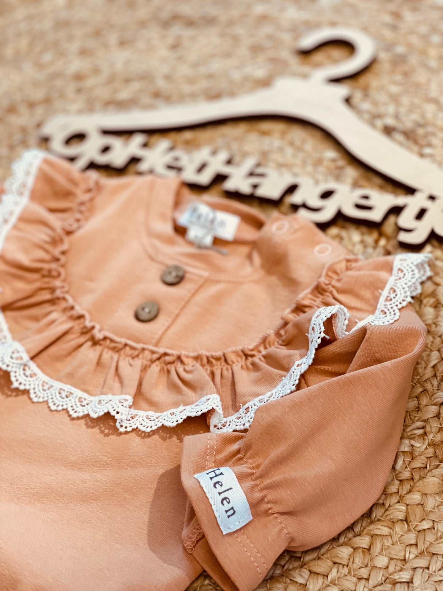 Meisjes Body / Romper Met Ruches Borduursel Decoratieve Knopen Knoopsluiting Camel