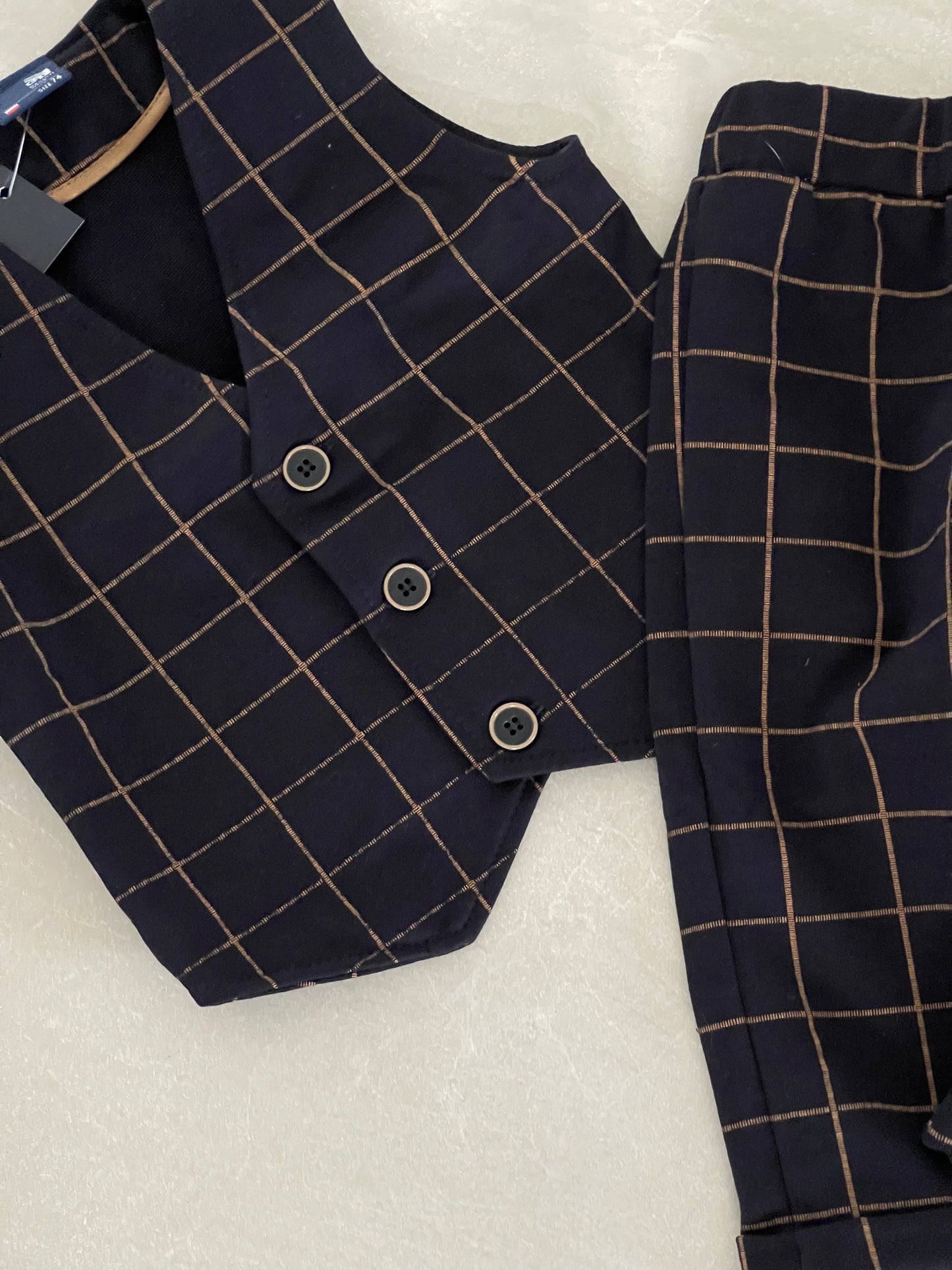 Jongens Setje 2-Delig 'Jean' Gilet Met Knoopsluiting En Broek Zwart / Beige Geruit