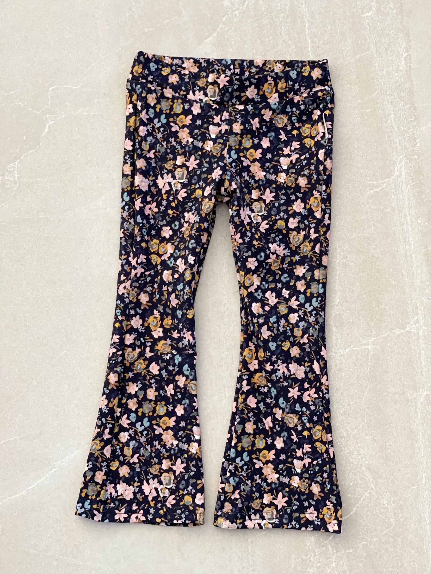 Meisjes Flair Broek ‘Fleur’ Met Wijd Uitlopende Pijpen Donker-Blauw Met Bloemenmotief