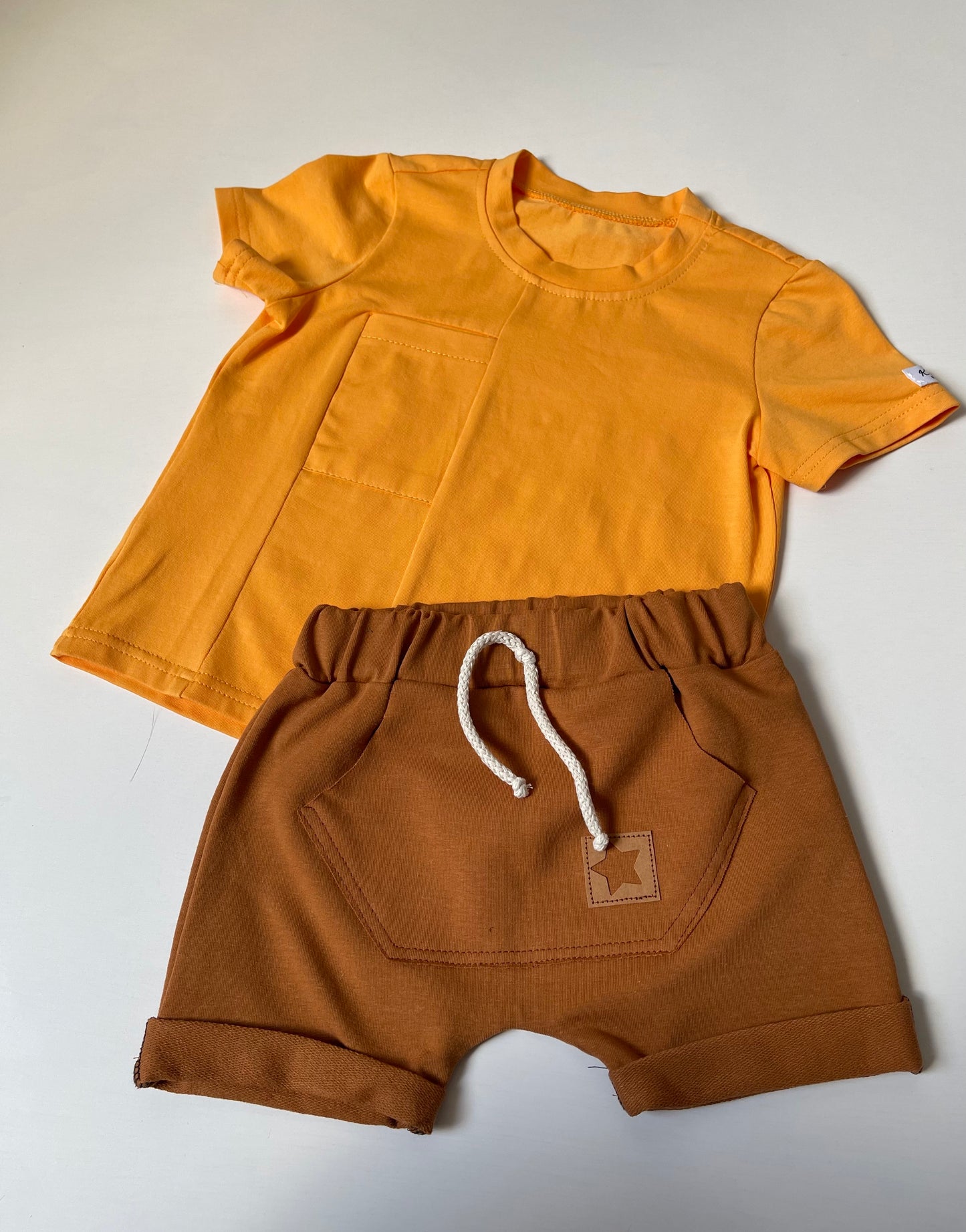 Jongens T-Shirt met Zakje Oranje/Geel