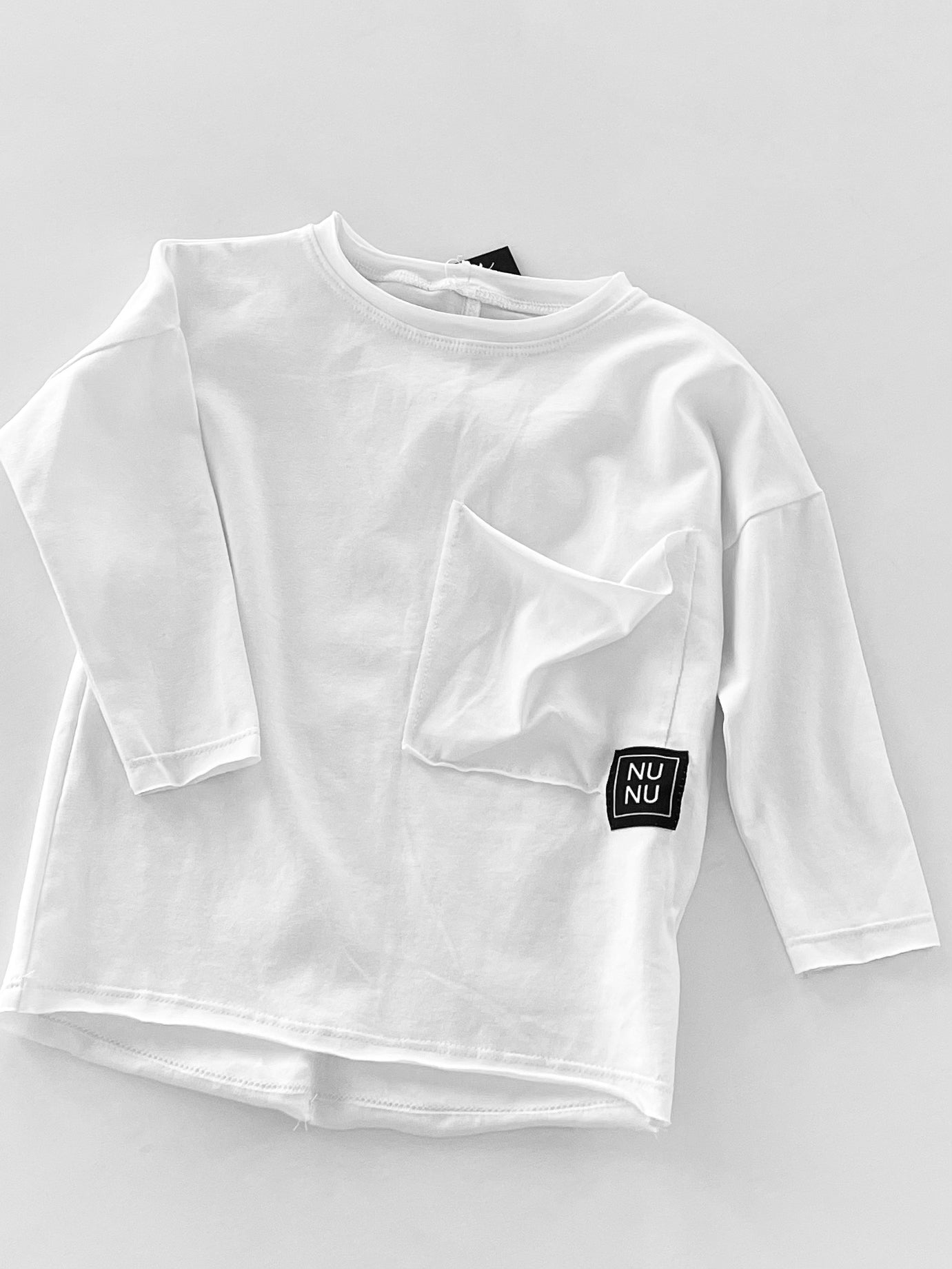 Unisex Longsleeve 'NuNu' met Zak Wit