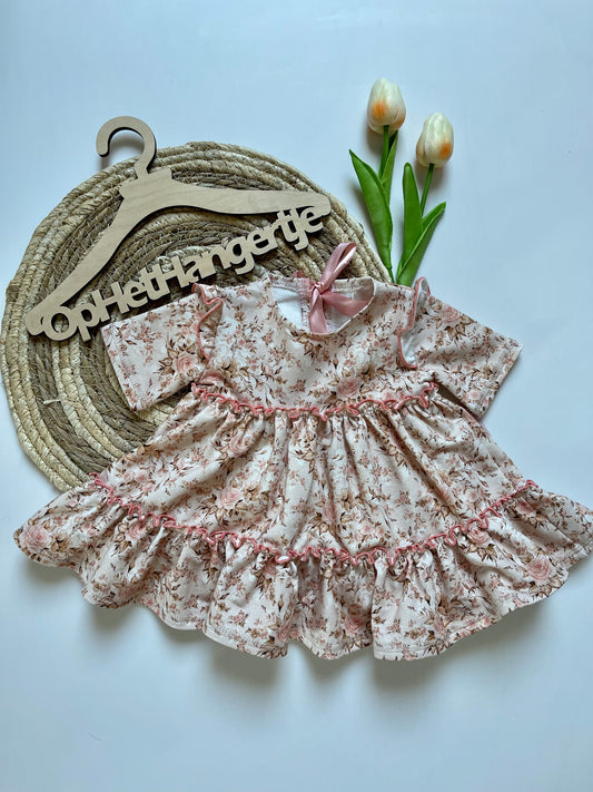 Jurkje 'Aurelia Oud Roze' met Bloemenmotief met Ruches en Strikjes